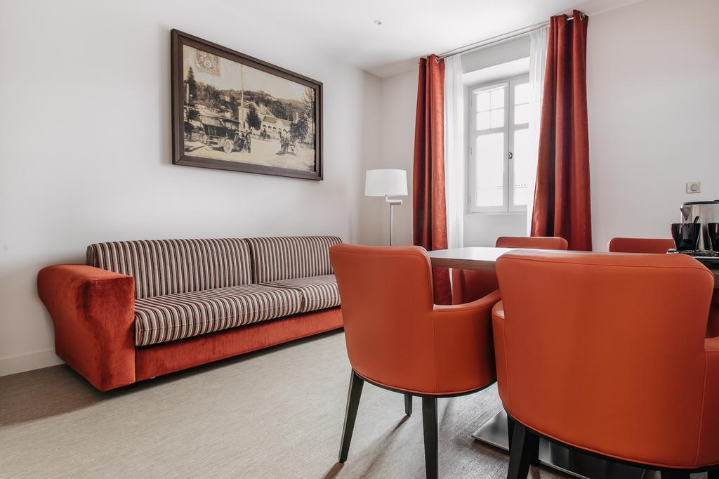 Hotel-Cafe Du Trinquet カンボ・レ・バン エクステリア 写真