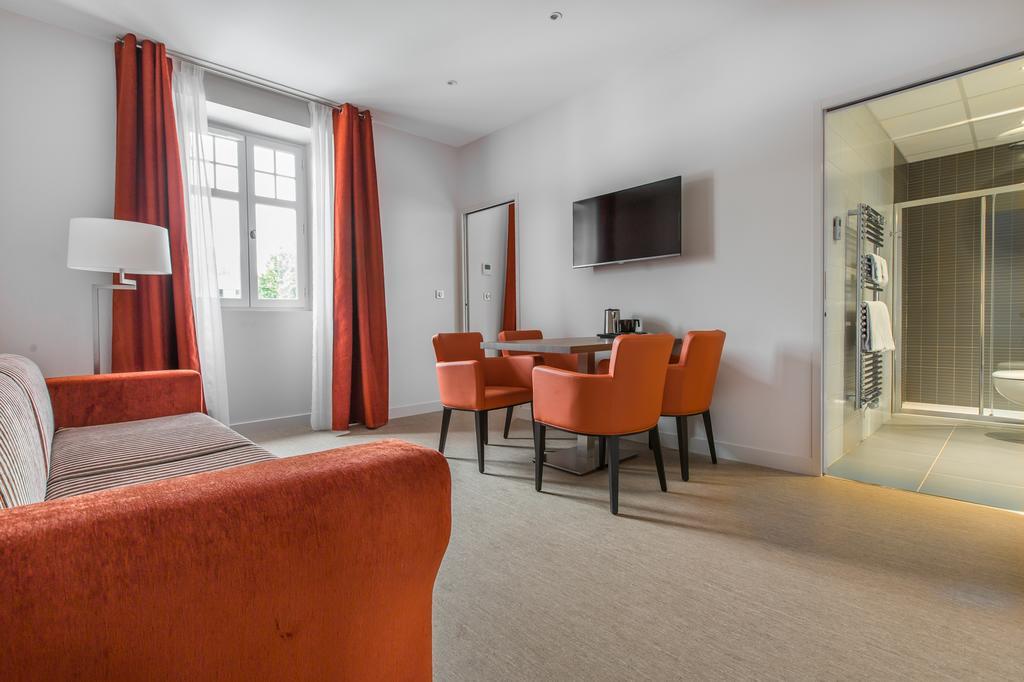 Hotel-Cafe Du Trinquet カンボ・レ・バン エクステリア 写真